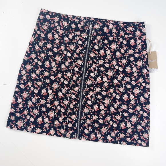 New Rose Floral Denim Zip Up Mini Skirt - Picture 2 of 7